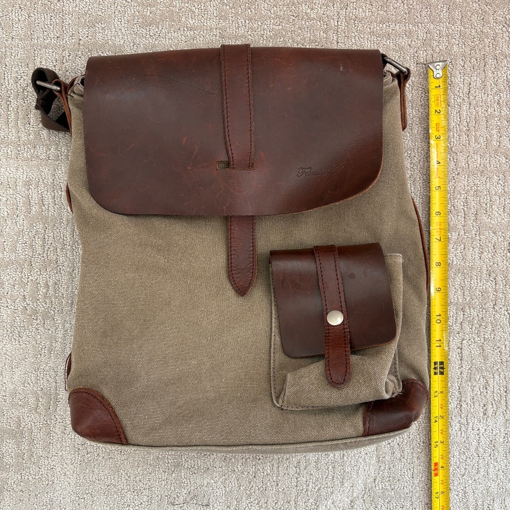 Canvas and leather handbag crossbody
